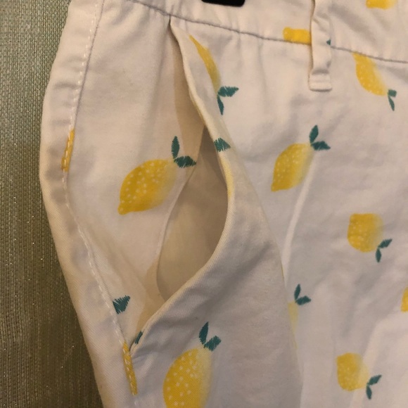 Old Navy Lemon Print Shorts - Picture 4 of 8